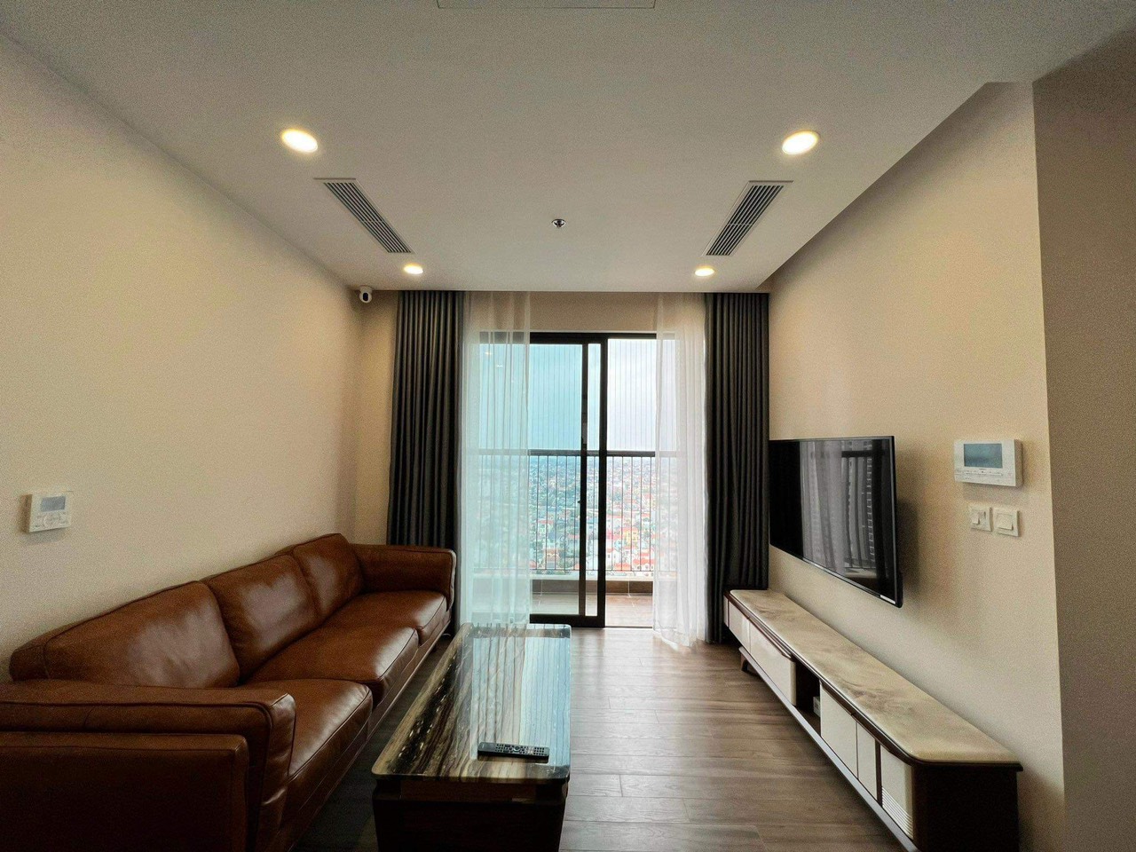 3 bedrooms furnished apartment in SP  building