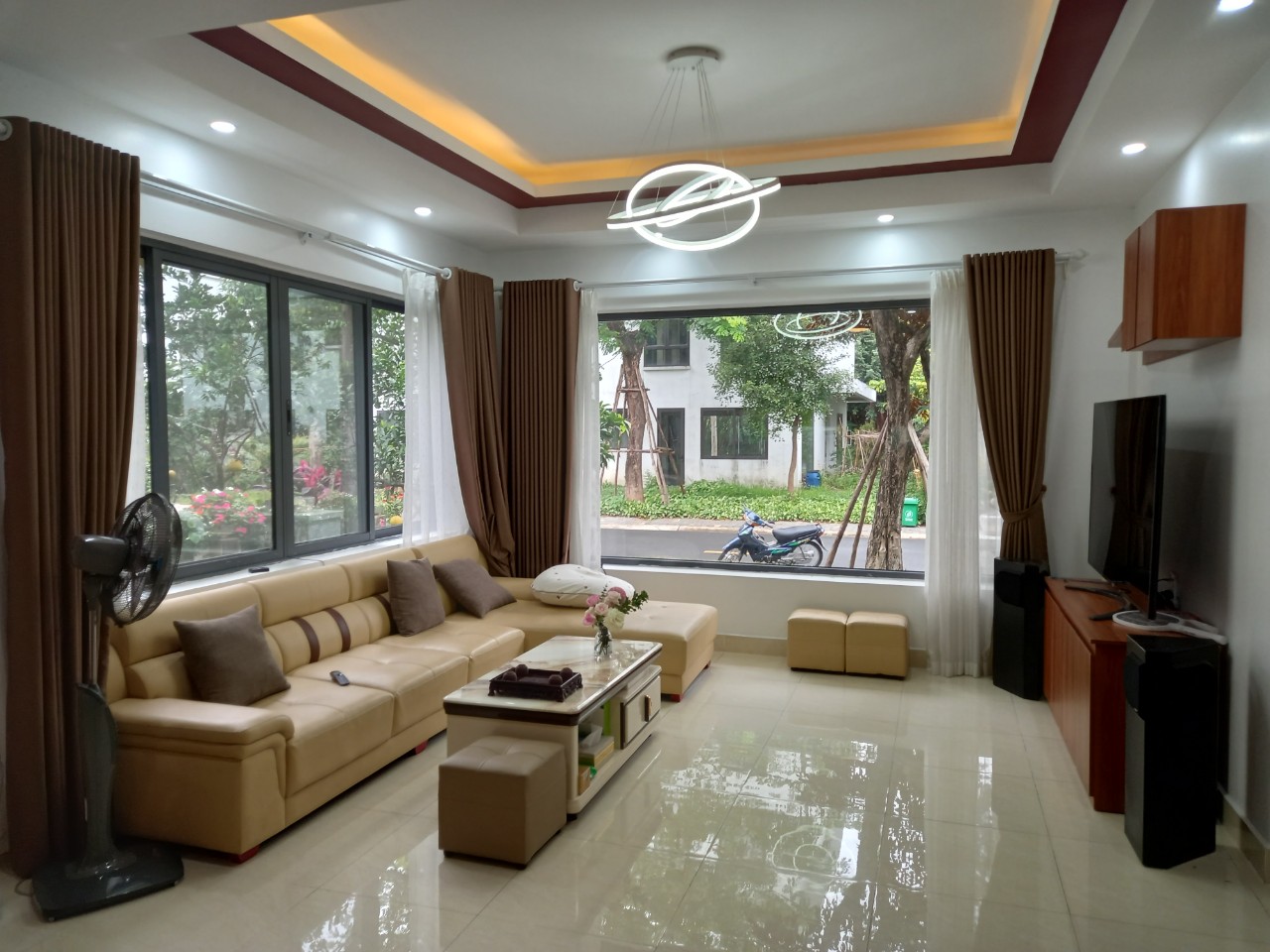 5 bedrooms villa for rent in Parkriver , ecopark