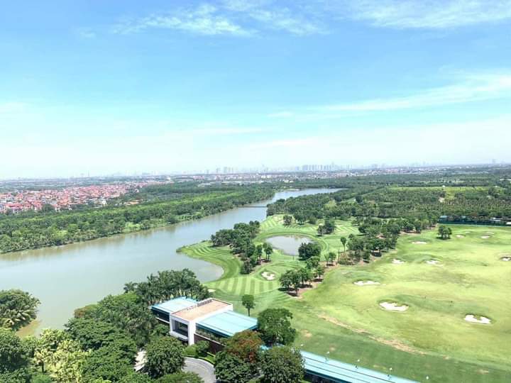 Bán căn góc 3 phòng ngủ hướng Đông Ecopark tòa Lake 1 view sân golf có một số đồ