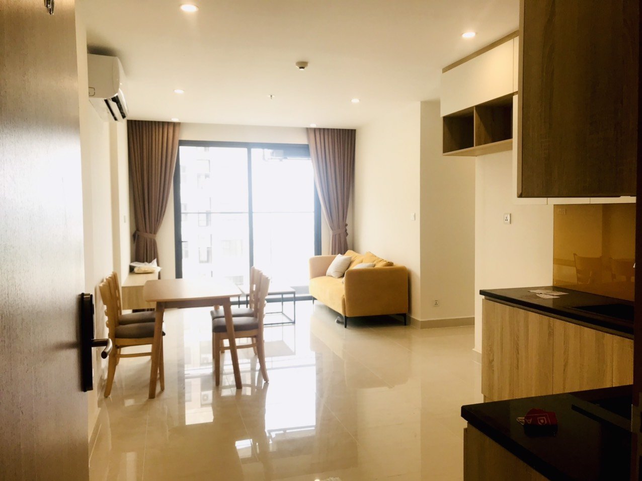 Bán căn hộ góc 3 phòng ngủ tầng cao diện tích 76m2 đủ đồ toà S1.08 Vinhomes Ocean Park