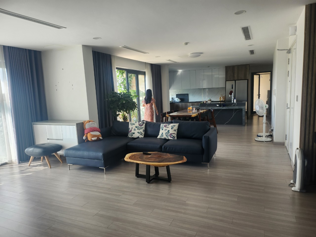 Cần cho thuê Penthouse 276m2 full đồ nội thất, có thang máy riêng Grand Park Premium