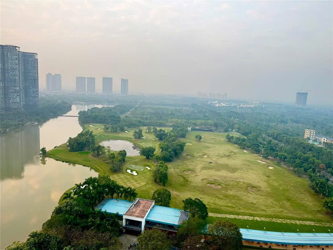 Căn hộ 2 phòng ngủ, full đồ bên tòa Lake 2 Ecopark cho thuê