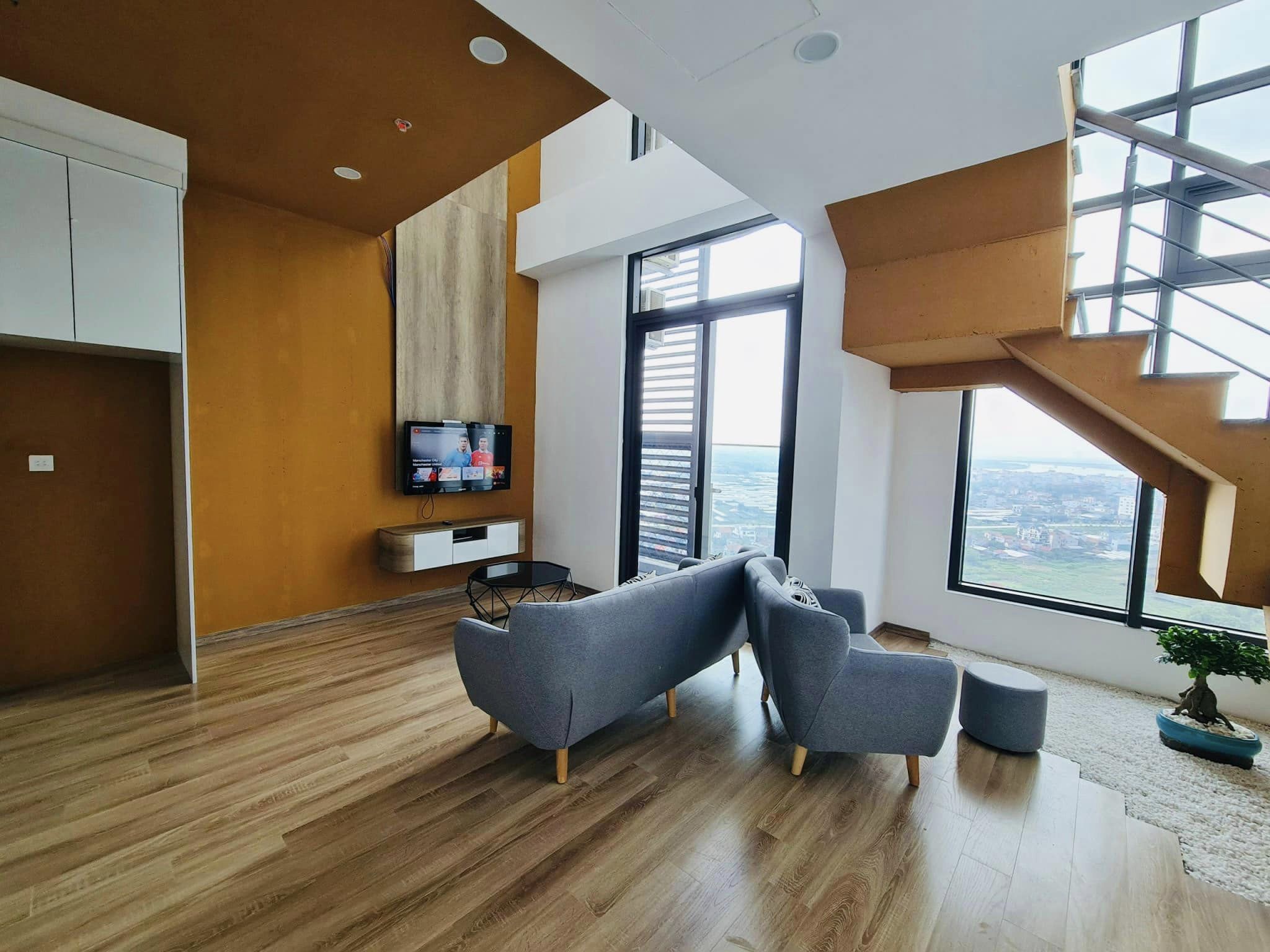 Cần thuê căn góc Penthouse siêu VIP giá tốt, đầy đủ đồ Sky Oasis Ecopark - DT: 265m2