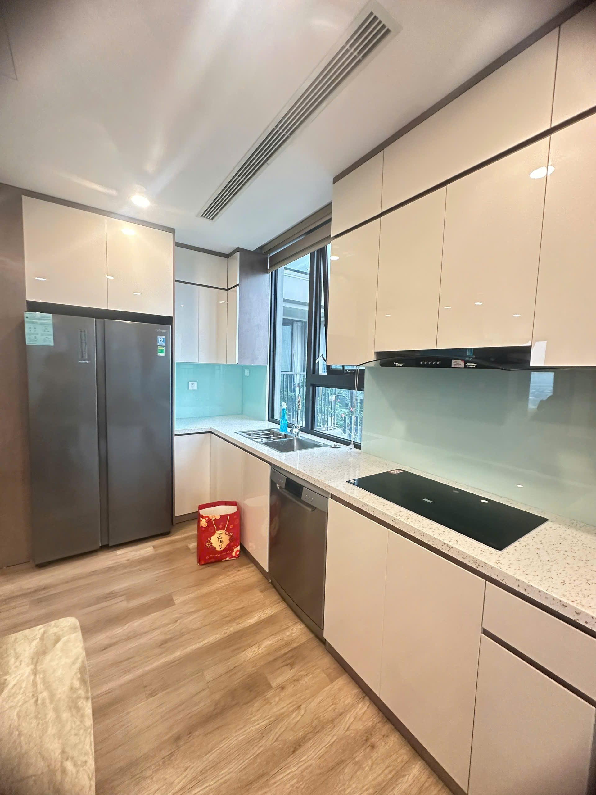 CHỈ CẦN XÁCH VALI VÀO Ở – CĂN HỘ 3PN FULL ĐỒ 