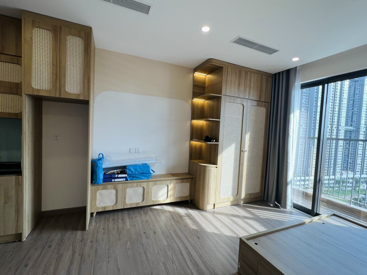 Chính chủ cần bán căn hộ 1PN Studio 32m2 hướng chính Tây chung cư Sky Oasis - KĐT Ecopark