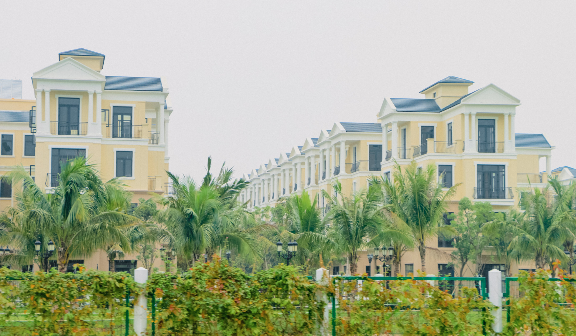 Cho thuê biệt thự đơn lập Đảo Dừa 6, căn góc gần công viên Silk Park, DT 215m2, Vinhomes Ocean Park 2