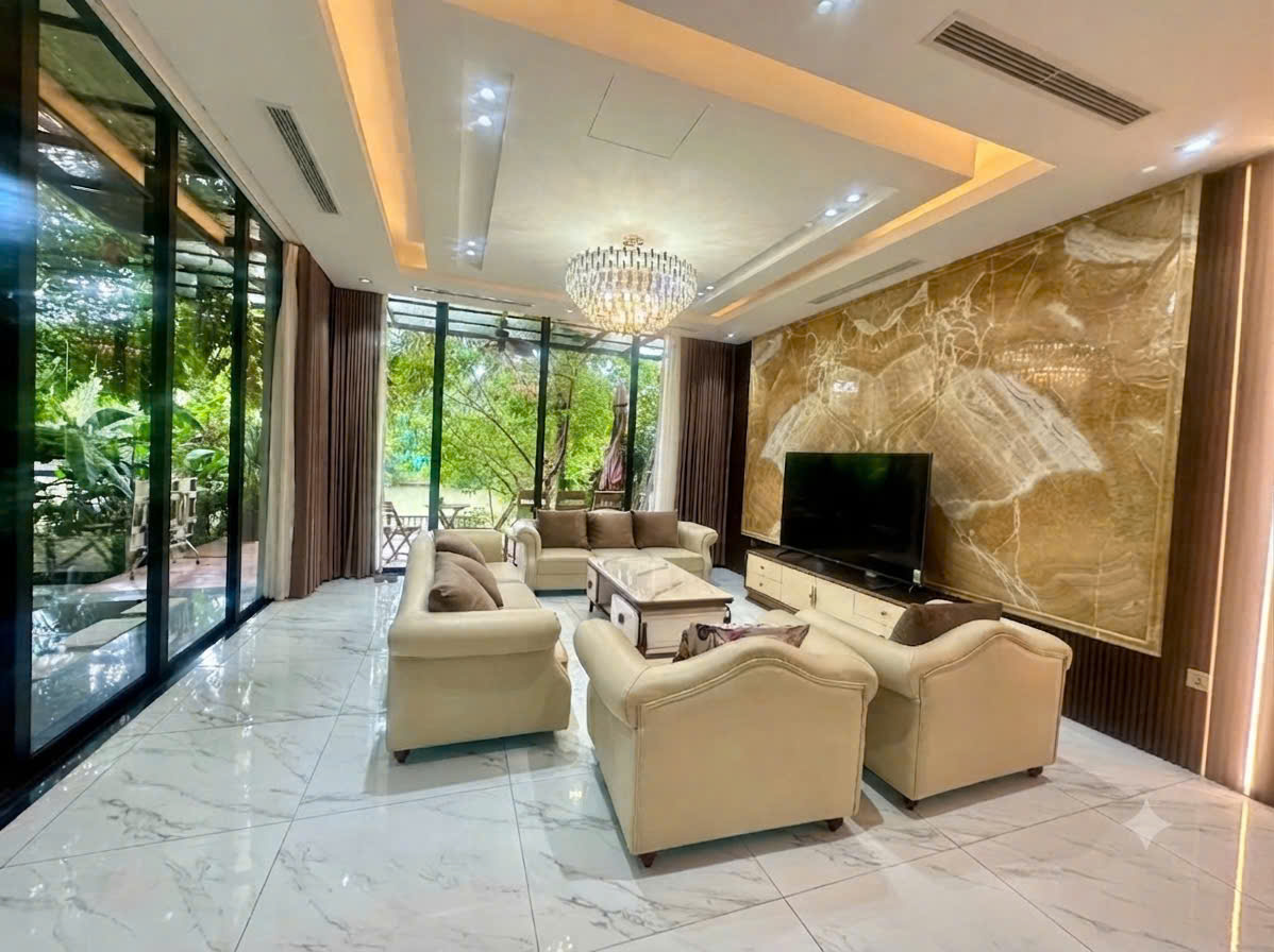 Cho Thuê Biệt Thự Song Lập 300m2, 5 Phòng Ngủ, Full Đồ Cao Cấp, Sân Vườn Rộng Bên Khu Đảo The Island Ecopark