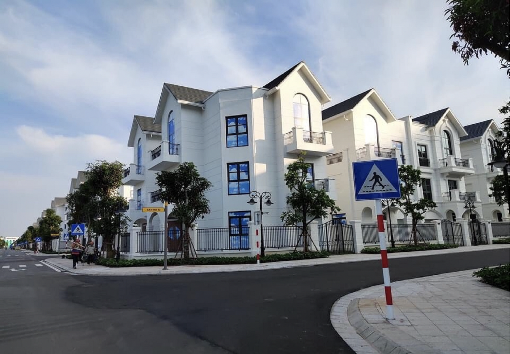 Cho thuê biệt thự song lập phân khu San Hô tại Vinhomes Ocean Park Gia Lâm