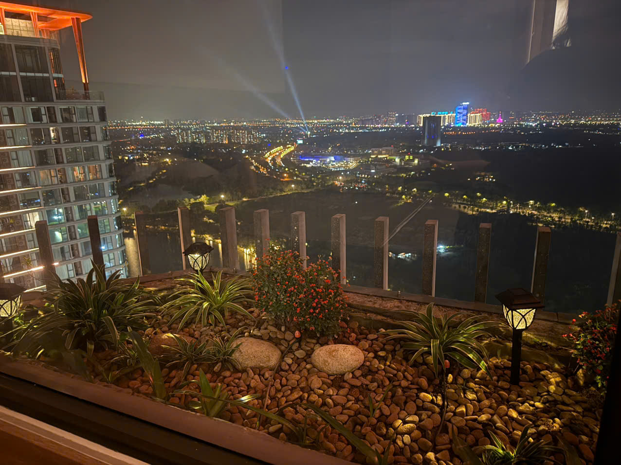 [CHO THUÊ] CĂN HỘ L1 THE LANDMARK ECOPARK – 2PN – VIEW TRỌN HỒ THIÊN NGA