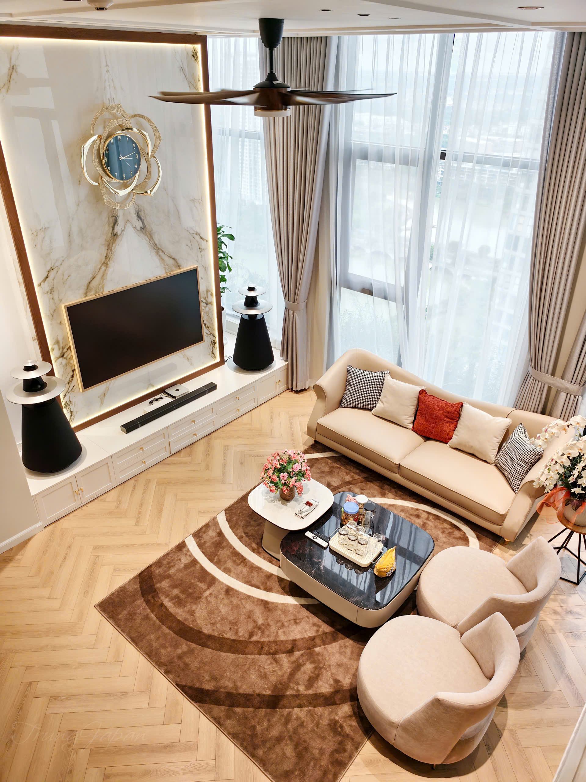 CHO THUÊ CĂN HỘ PENHOUSE ĐỈNH CAO TẠI R3 ONSEN ECOPARK – 3 PHÒNG NGỦ, NỘI THẤT CAO CẤP, VIEW PANORAMA