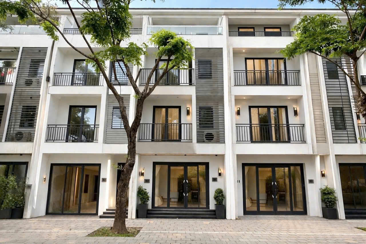 Chủ nhà bán nhanh căn liền kề hướng chính Đông khu Spring Valley hoàn thiện mặt ngoài, có sổ đỏ