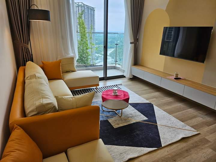 New 3 bedrooms apartment has big balcony in Solforest
