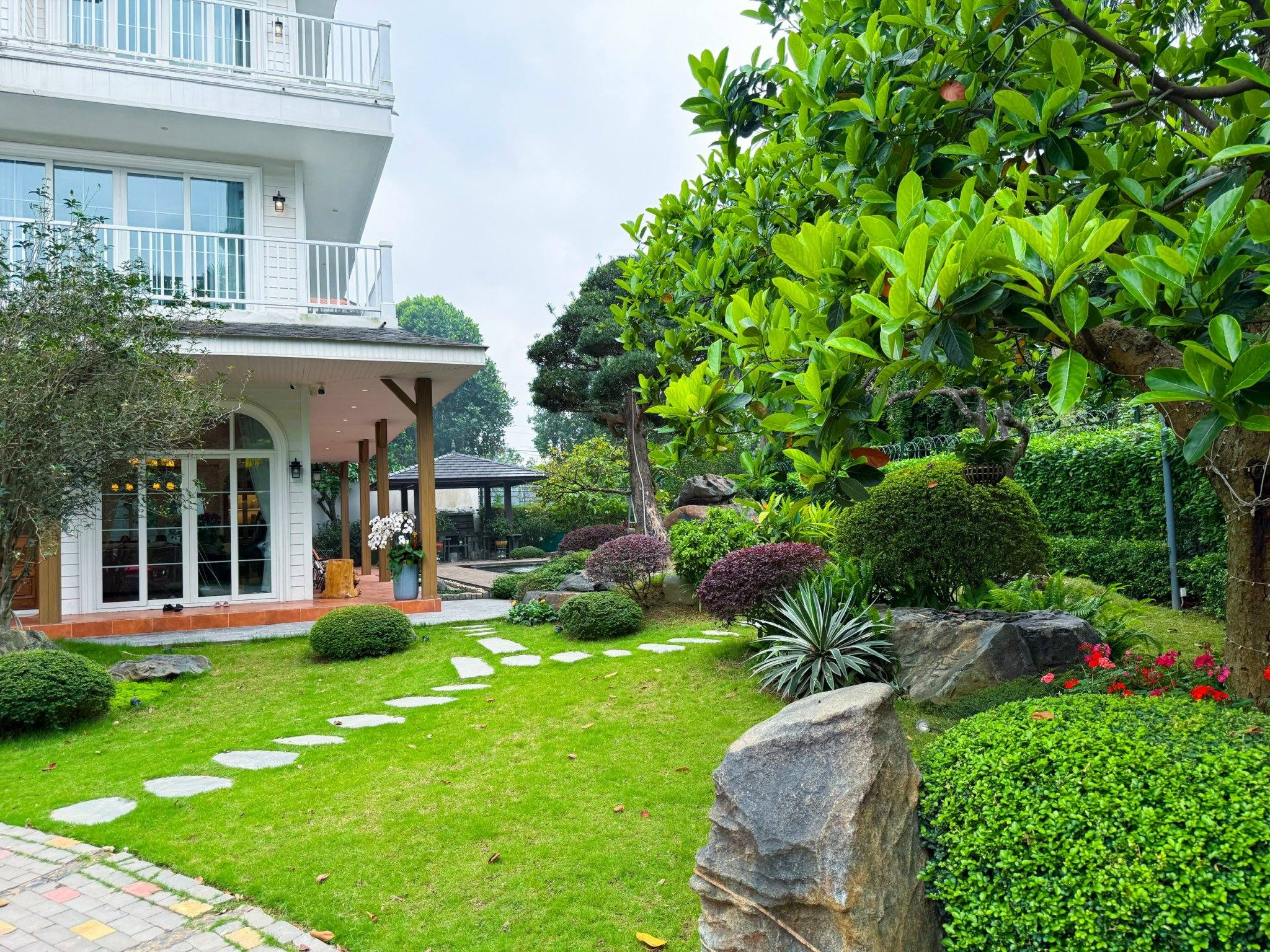 [SIÊU PHẨM CĂN GÓC] CHO THUÊ BIỆT THỰ ĐƠN LẬP SPRING VALLEY ECOPARK – SÂN VƯỜN RỘNG – FULL ĐỒ ĐẸP