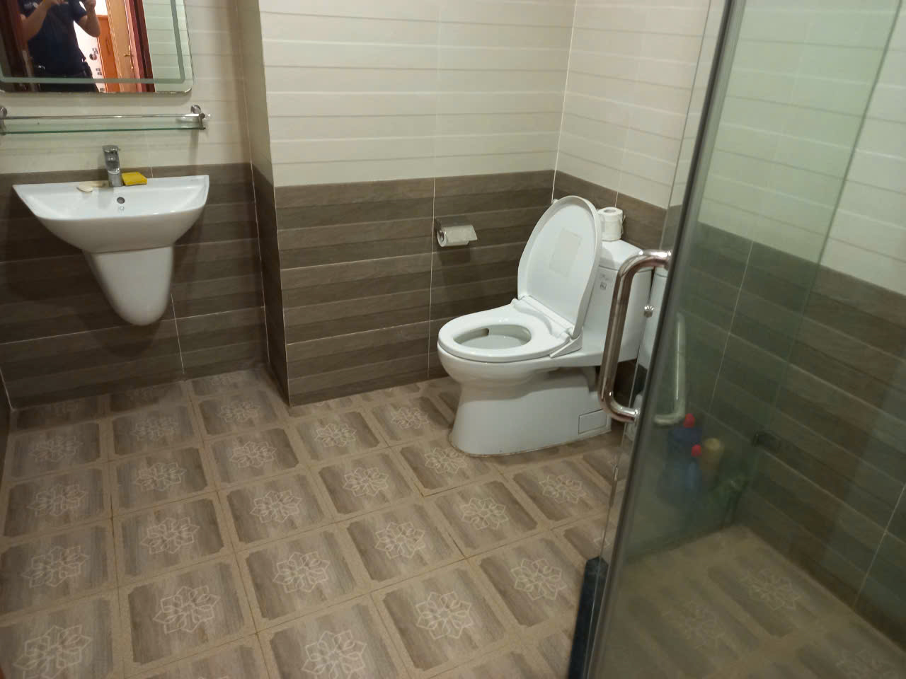 Reason price 5 bedrooms villa to rent in Mimosa 6