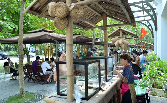 Phiên chợ truyền thống khu nhà phố Trúc Ecopark Văn Giang